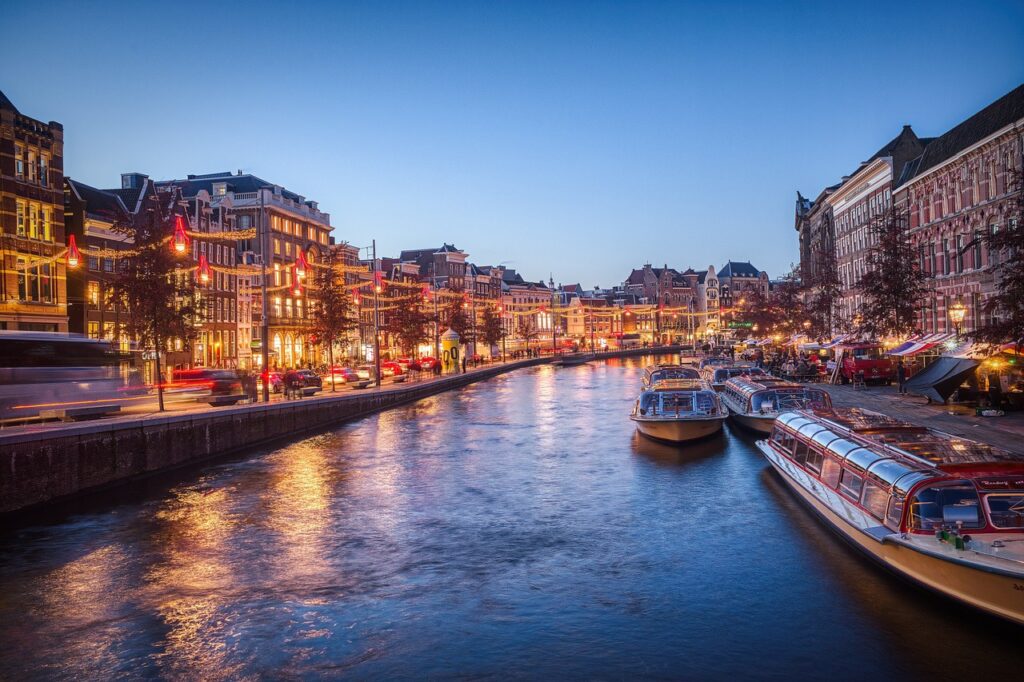 Campingplatz Amsterdam Stadt am Abend