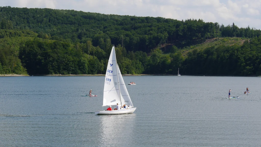 Wassersport am Forggensee nahe Campingplatz Brunnen