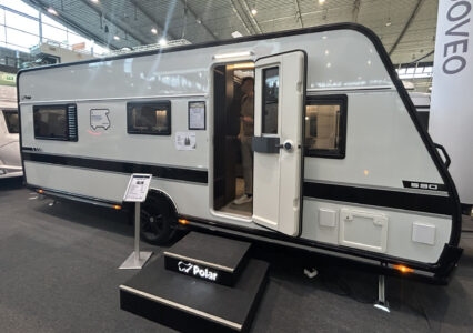 Polar Blackline 590